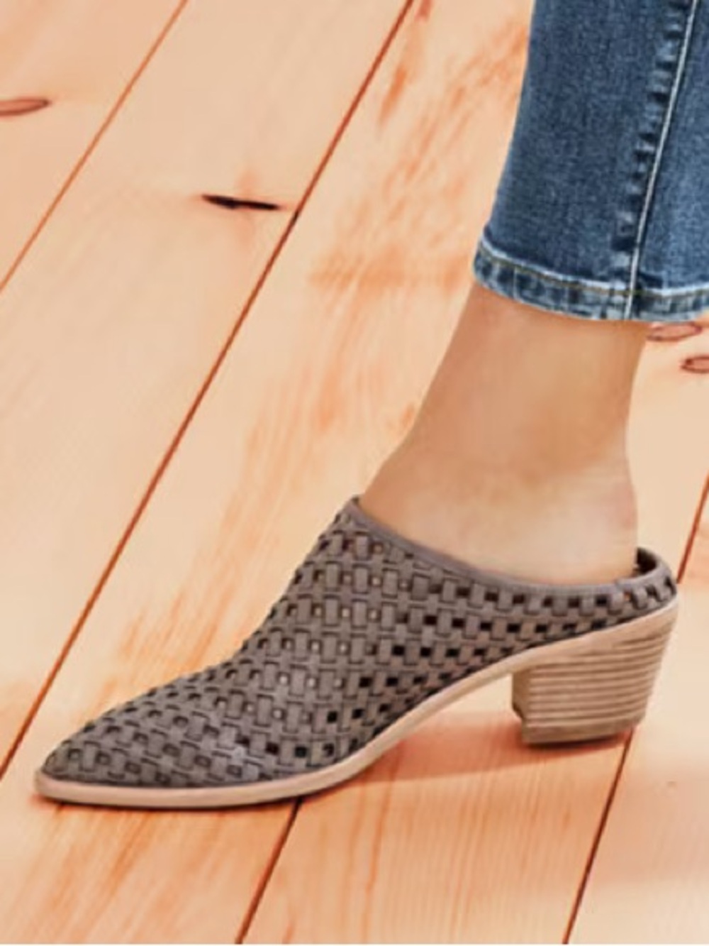 dolce vita Women's Cream Sayer Mules